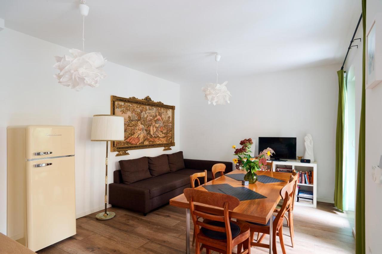 Beautiful And Cozy Remise For Up To 6 Guests Lägenhet Berlin Exteriör bild