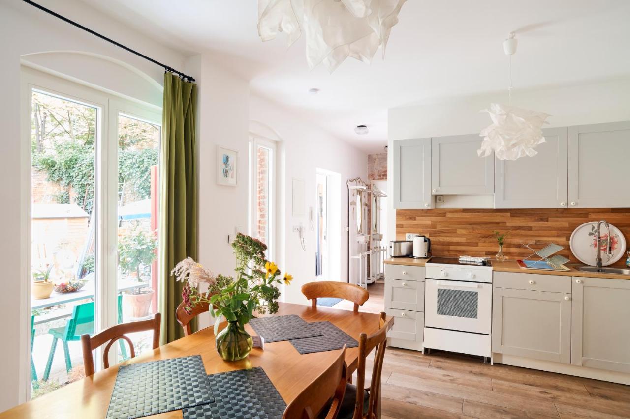 Beautiful And Cozy Remise For Up To 6 Guests Lägenhet Berlin Exteriör bild